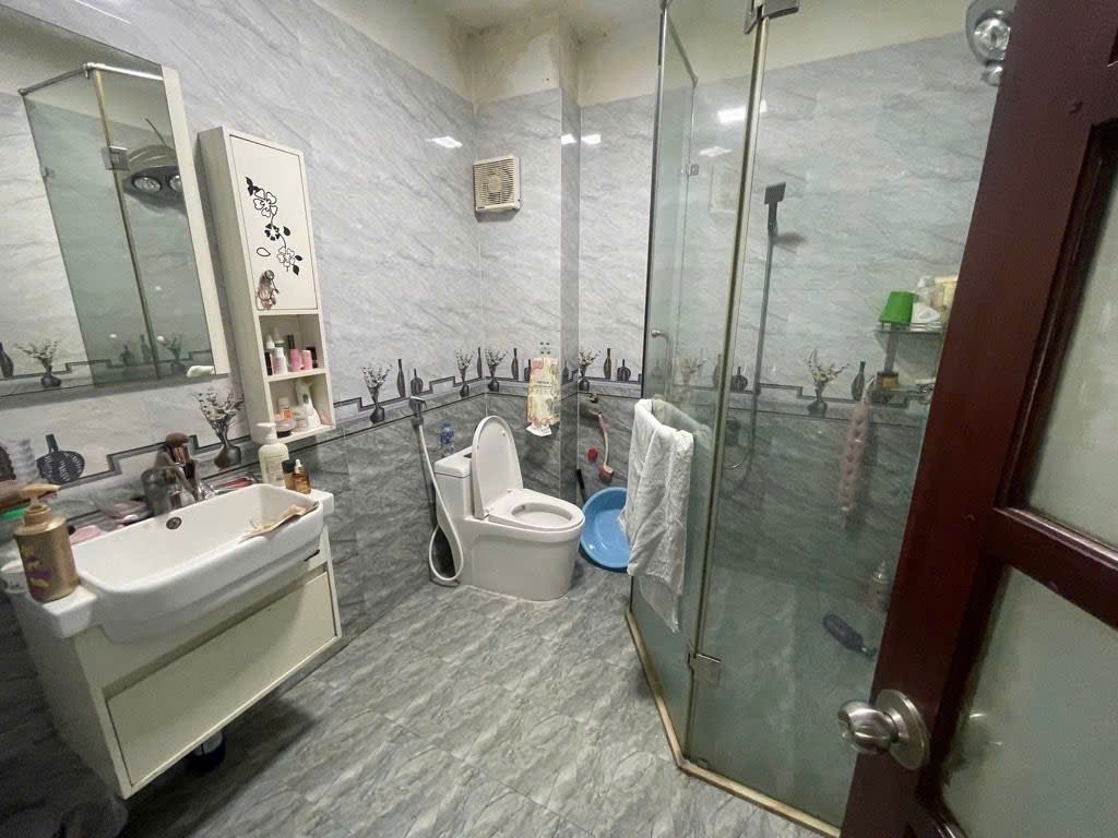 NHÀ ĐẸP ĐÓN TẾT - XUÂN ĐỈNH -GARA Ô TÔ – 7 CHỖ VÀO NHÀ – DÂN XÂY -GẦN PHỐ